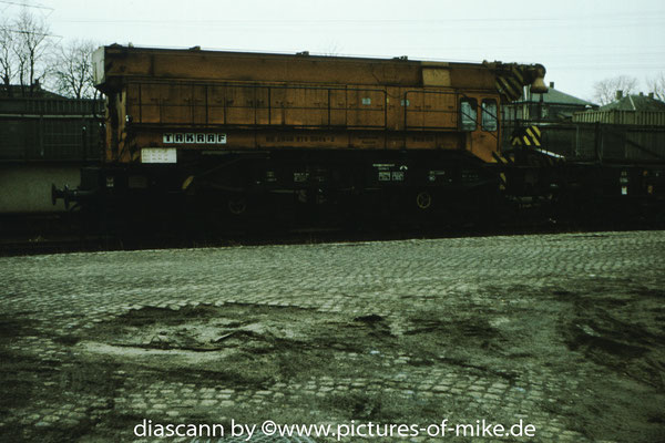 EDK auf dem Gelände des Brückenbaues in Heidenau, 1991