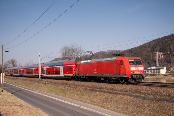 145 037 am 22.3.2011 bei Krippen mit S1 nach Schöna