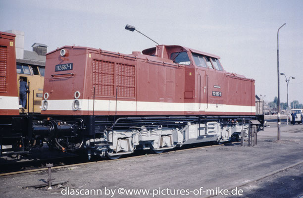 112 667 LEW 14368, 1974 am 10.9.1991 im (R)AW Stendal bereit zur Überführung zum BW Dresden. ex 110 667, Umbau 1988 in 112 667