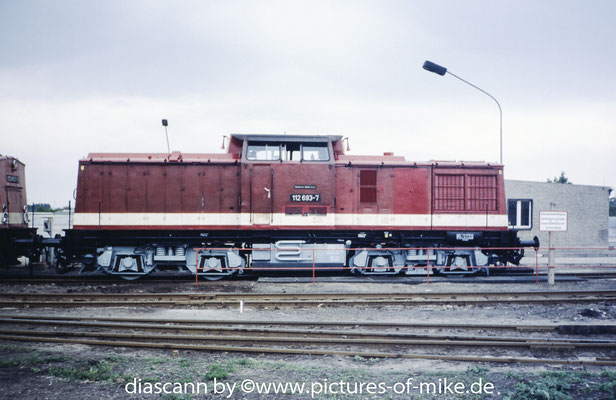 112 693 / LEW 14394, 1974 am 10.9.1991 im (R)AW Stendal fertig zur Überführung zurück nach Dresden.ex 110 693, Umbau 1987 in 112 693.