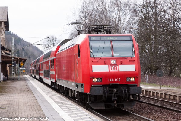 146 013 am 19.3.2016 in Krippen mit S-Bahn nach Schöna