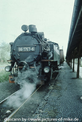 99 1757 mit Güterzug