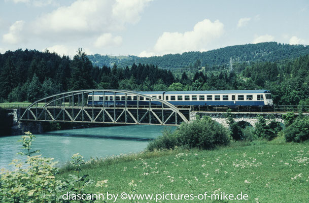 628 012 / 010 am 7.7.2002 als RB 5517 Kempten - Garmisch Partenkirchen bei Pflach / Tirol