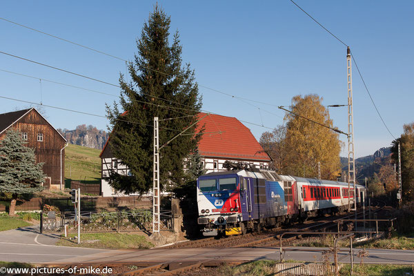  1.11.2015 mit CNL 459 / IC 60459 von Zürich bzw. Basel nach Prag bei Rathen