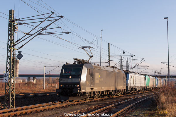 MRCE 185 556 am 20.12.2015 bei umsetzen in Pirna mit Akiem 37035 + LM 186 247 + CFL 185 512 + CFL 185 520