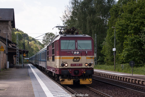 10.05.2015 mit EC 177 in Krippen
