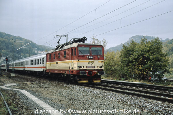 371 001 am 25.9.2009 in Königstein mit einen "City-Nigth-Line"