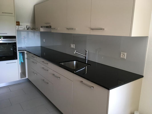 Kuchenruckwande Glasswork Ihr Spezialist Fur Duschtrennwande Und Kuchenruckwande Aus Glas Glaswand und küchenrückwand glas als spritzschutz aus glas für ihre küche. kuchenruckwande glasswork ihr