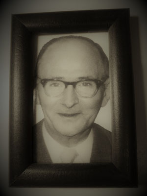 II - Johannes Mattheus Bernardus AALBERSE, geboren op 17-08-1890 te Amsterdam (gezindte: RK), overleden op 09-02-1963 te Amsterdam op 72-jarige leeftijd, begraven op 13-02-1963 te Amsterdam, R.K. Kerkhof "Buitenveldert"