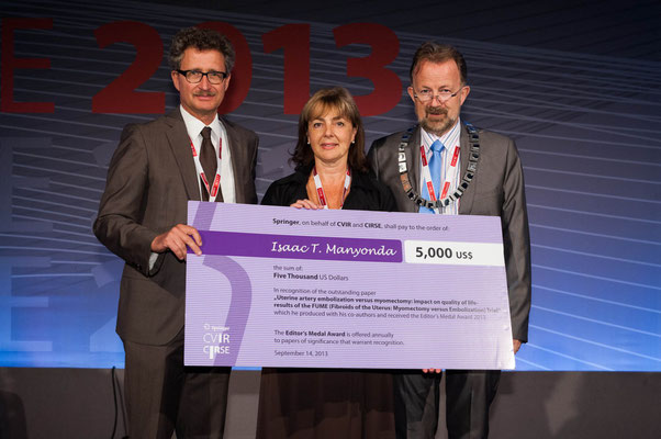 Editors' Medal '13: From left to right: Prof. Vorwerk (Past CVIR EiC), Prof. Belli accepted the award on behalf of all the authors, Prof. Lee (CIRSE Past President)