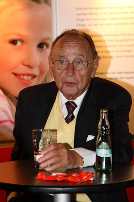 Hans-Dietrich Genscher,  † 31. März 2016 