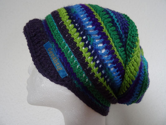 Long-Beanie in lila & grün...