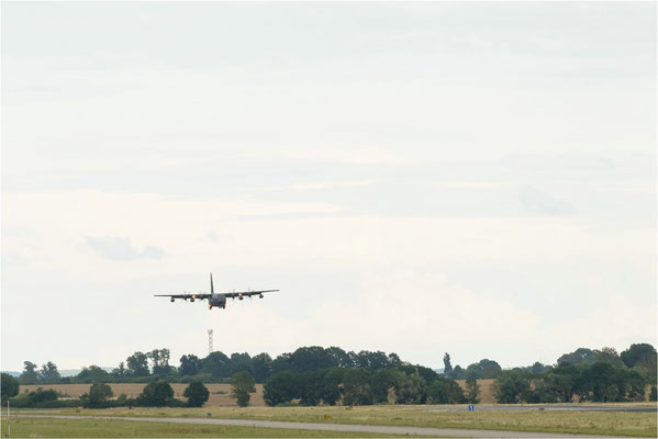 C-130J Super Hercules - Landung