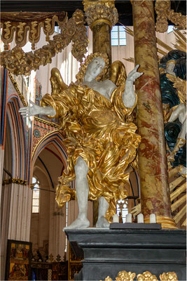 Barocker Hauptaltar Detail    St. Nikolaikirche