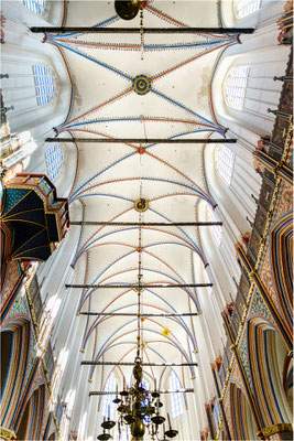 Farbig ausgemaltes Kreuzrippengewölbe  St. Nikolaikirche