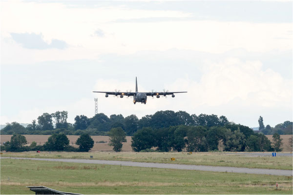 C-130J Super Hercules - Landung