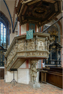 Pfarrkanzel von 1611  St. Nikolaikirche