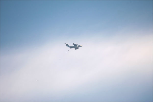 Airbus A-400 M  Fallschirmjäger absetzen