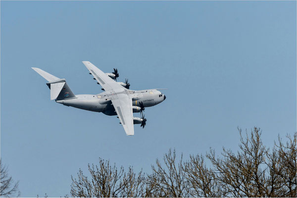 A-400M Tiefflug