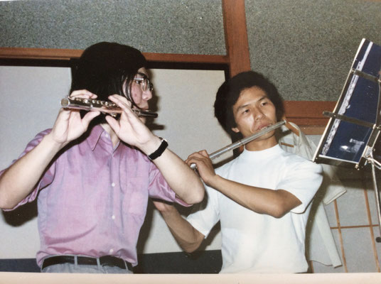 1975年8月　後にドイツ、デュッセルドルフ交響楽団主席になる鷲尾洋さんと　富士宮市 国立音楽大学セミナーハウスにて