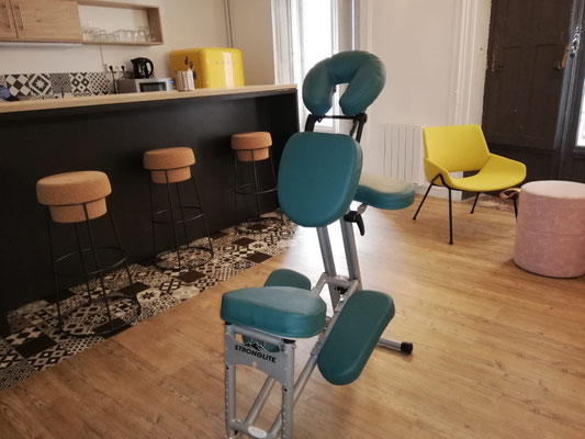 Massage amma en milieu professionnel pour soulager les tensions musculaires