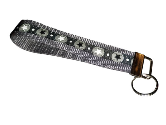 SaSch SelbstgefertigtesausSchwaben Selbstgefertigtes aus Schwaben Sarah Schäuble Handarbeit handmade selbstgemacht Schlüsselband Schlüsselanhänger Stern Sterne Stars