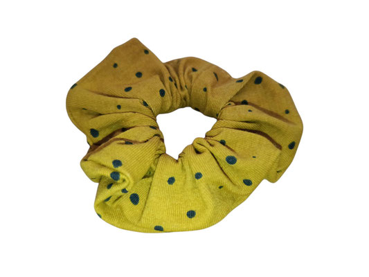SaSch SelbstgefertigtesausSchwaben Selbstgefertigtes aus Schwaben Sarah Schäuble Handarbeit handmade selbstgemacht Haargummi Scrunchie gepunktet Punkte getupft Tupfen