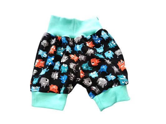 SaSch SelbstgefertigtesausSchwaben Selbstgefertigtes aus Schwaben Sarah Schäuble Handarbeit handmade selbstgemacht Hose Shorts Mitwachshose Pumphose Monster