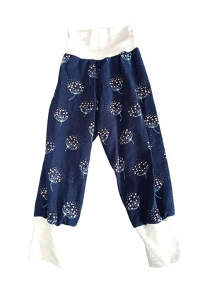 SaSch SelbstgefertigtesausSchwaben Selbstgefertigtes aus Schwaben Sarah Schäuble Handarbeit handmade selbstgemacht Hose Wohlfühlhose Mitwachshose Pusteblume