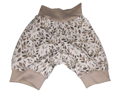 SaSch SelbstgefertigtesausSchwaben Selbstgefertigtes aus Schwaben Sarah Schäuble Handarbeit handmade selbstgemacht Shorts Hose Blatt Blätter