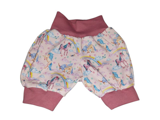 SaSch SelbstgefertigtesausSchwaben Selbstgefertigtes aus Schwaben Sarah Schäuble Handarbeit handmade selbstgemacht Shorts Hose Einhorn Einhörner Unicorn