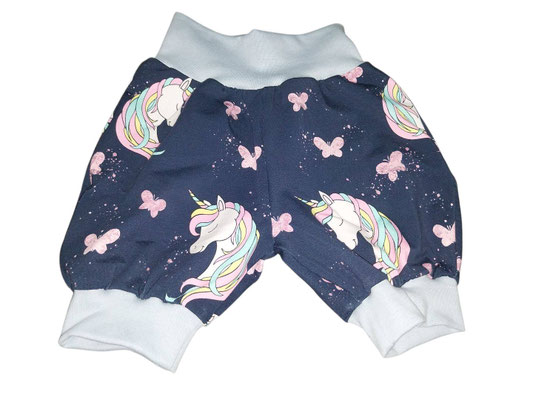 SaSch SelbstgefertigtesausSchwaben Selbstgefertigtes aus Schwaben Sarah Schäuble Handarbeit handmade selbstgemacht Shorts Hose Einhorn Einhörner Unicorn
