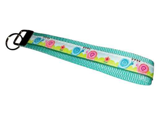 SaSch SelbstgefertigtesausSchwaben Selbstgefertigtes aus Schwaben Sarah Schäuble Handarbeit handmade selbstgemacht Schlüsselband Schlüsselanhänger Schnecke Schnecken