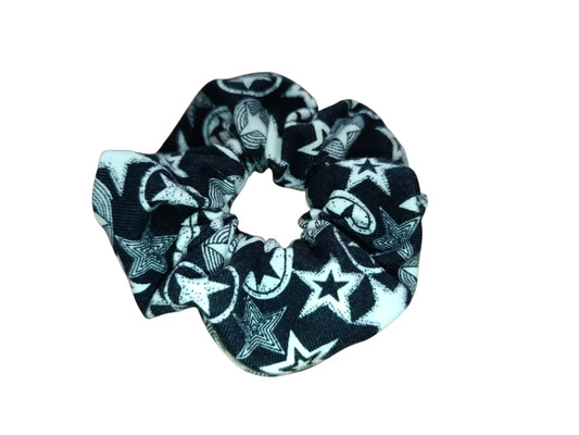 SaSch SelbstgefertigtesausSchwaben Selbstgefertigtes aus Schwaben Sarah Schäuble Handarbeit handmade selbstgemacht Haargummi Scrunchie Stern Sterne stars