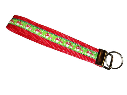 SaSch SelbstgefertigtesausSchwaben Selbstgefertigtes aus Schwaben Sarah Schäuble Handarbeit handmade selbstgemacht Schlüsselband Schlüsselanhänger Fliegenpilz Fliegenpilze Pilz Pilze