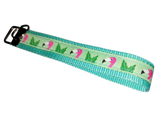 SaSch SelbstgefertigtesausSchwaben Selbstgefertigtes aus Schwaben Sarah Schäuble Handarbeit handmade selbstgemacht Schlüsselband Schlüsselanhänger Flamingo Flamingos