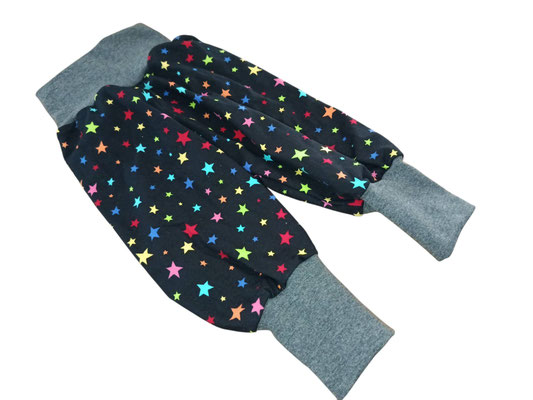 SaSch SelbstgefertigtesausSchwaben Selbstgefertigtes aus Schwaben Sarah Schäuble Handarbeit handmade selbstgemacht Hose Jerseyhose Wohlfühlhose Mitwachshose Stern Sterne