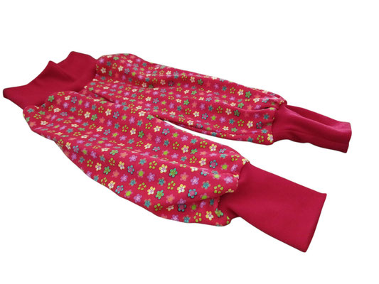 SaSch SelbstgefertigtesausSchwaben Selbstgefertigtes aus Schwaben Sarah Schäuble Handarbeit handmade selbstgemacht Hose Jerseyhose Wohlfühlhose Mitwachshose Blumen
