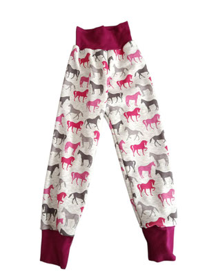 SaSch SelbstgefertigtesausSchwaben Selbstgefertigtes aus Schwaben Sarah Schäuble Handarbeit handmade selbstgemacht Hose Wohlfühlhose Mitwachshose Pferd Pferde