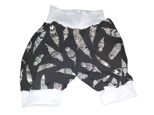 SaSch SelbstgefertigtesausSchwaben Selbstgefertigtes aus Schwaben Sarah Schäuble Handarbeit handmade selbstgemacht Shorts Hose Feder Federn