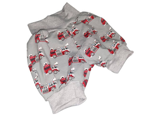 SaSch SelbstgefertigtesausSchwaben Selbstgefertigtes aus Schwaben Sarah Schäuble Handarbeit handmade selbstgemacht Shorts Hose Feuerwehr Feuerwehrauto