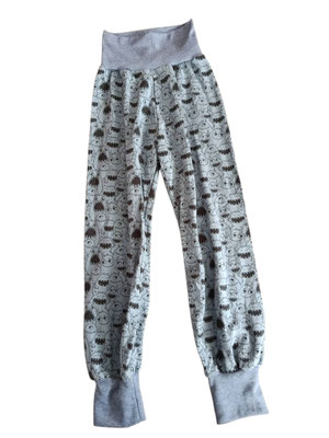 SaSch SelbstgefertigtesausSchwaben Selbstgefertigtes aus Schwaben Sarah Schäuble Handarbeit handmade selbstgemacht Hose Wohlfühlhose Mitwachshose Monster