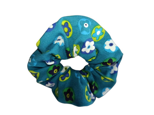 SaSch SelbstgefertigtesausSchwaben Selbstgefertigtes aus Schwaben Sarah Schäuble Handarbeit handmade selbstgemacht Haargummi Scrunchie Blume Blumen geblümt