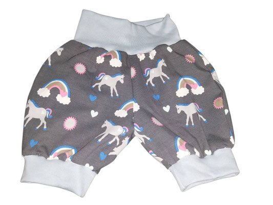 SaSch SelbstgefertigtesausSchwaben Selbstgefertigtes aus Schwaben Sarah Schäuble Handarbeit handmade selbstgemacht Shorts Hose Pferd Pferde