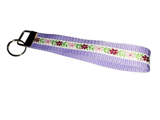 SaSch SelbstgefertigtesausSchwaben Selbstgefertigtes aus Schwaben Sarah Schäuble Handarbeit handmade selbstgemacht Schlüsselband Schlüsselanhänger Blume Blumen