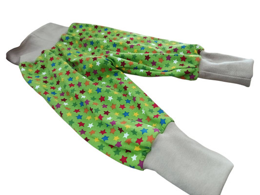 SaSch SelbstgefertigtesausSchwaben Selbstgefertigtes aus Schwaben Sarah Schäuble Handarbeit handmade selbstgemacht Hose Jerseyhose Wohlfühlhose Mitwachshose Stern Sterne