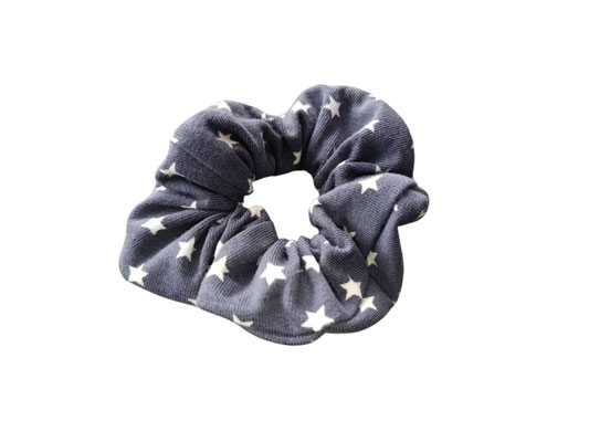 SaSch SelbstgefertigtesausSchwaben Selbstgefertigtes aus Schwaben Sarah Schäuble Handarbeit handmade selbstgemacht Haargummi Scrunchie Stern Sterne stars