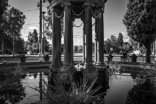 Artesischer Brunnen am Albertplatz