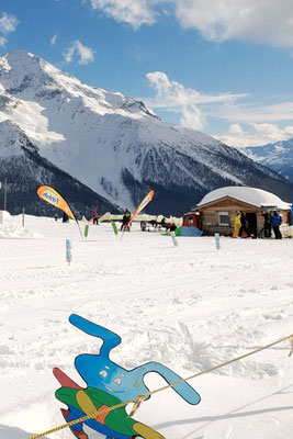 Skispaß für Kinder im Kinderland von Loichi auf der Lauchernalp