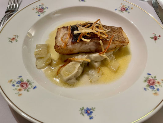 zeebaars met beurre blanc en witloof